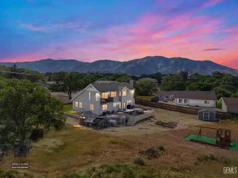 22810 Tom Ct, Tehachapi, CA 93561 photo 2