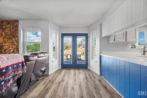 22810 Tom Ct, Tehachapi, CA 93561 photo 12