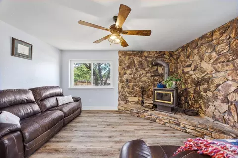 22810 Tom Ct, Tehachapi, CA 93561 photo 8