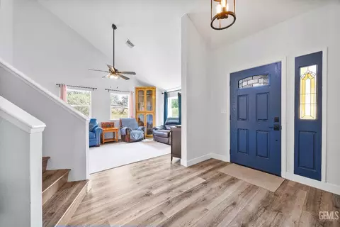 22810 Tom Ct, Tehachapi, CA 93561 photo 3
