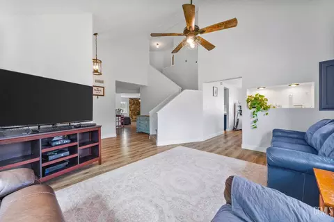 22810 Tom Ct, Tehachapi, CA 93561 photo 5