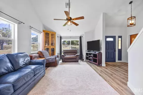 22810 Tom Ct, Tehachapi, CA 93561 photo 6