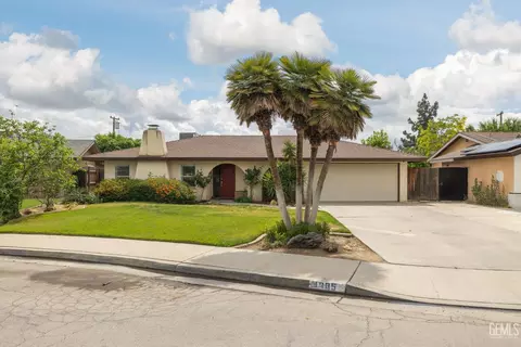 4805 Surrey Ln, Bakersfield, CA 93309