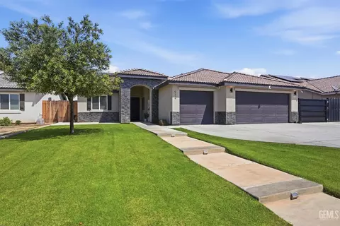 912 James Valley Ct, Bakersfield, CA 93307