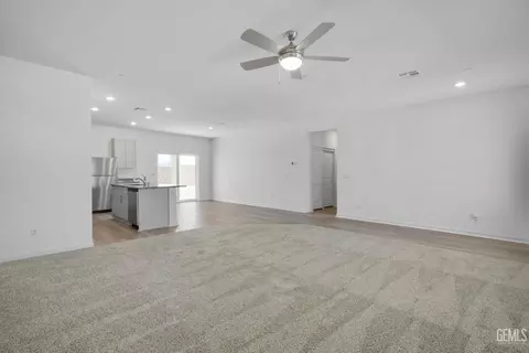 Living - 511 Elderberry Pl, Shafter, CA 93263 photo 3 of 4