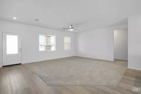 Living - 511 Elderberry Pl, Shafter, CA 93263 photo 1 of 4