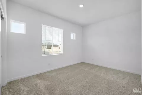 Bedroom - 511 Elderberry Pl, Shafter, CA 93263 photo 2 of 5
