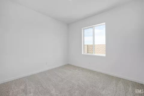 Bedroom - 511 Elderberry Pl, Shafter, CA 93263 photo 4 of 5