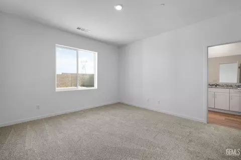 Bedroom - 511 Elderberry Pl, Shafter, CA 93263 photo 5 of 5