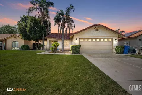 5915 Pine Canyon Dr, Bakersfield, CA 93313