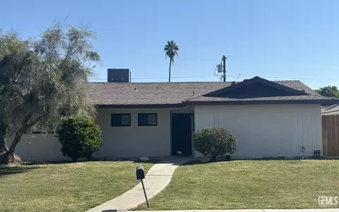 2608 Hallisey St, Bakersfield, CA 93309