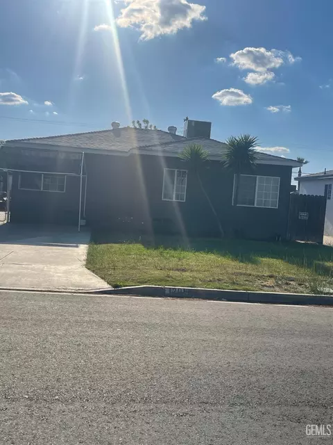 1201 El Toro Dr, Bakersfield, CA 93304