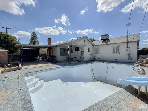 332 Oak St, Shafter, CA 93263 photo 4