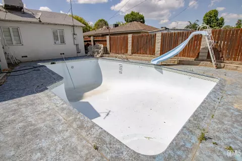 332 Oak St, Shafter, CA 93263 photo 6