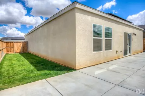 Exterior - 9611 Clear Ridge Way, Shafter, CA 93263 photo 6 of 8