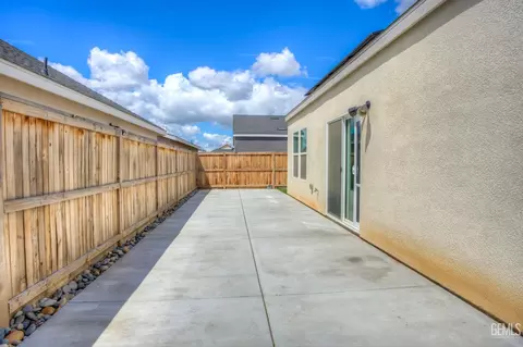 Exterior - 9611 Clear Ridge Way, Shafter, CA 93263 photo 8 of 8