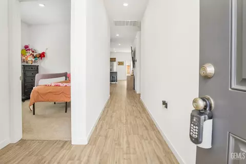 Entry Way - 9611 Clear Ridge Way, Shafter, CA 93263 photo 1 of 4