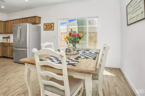 Dining - 9611 Clear Ridge Way, Shafter, CA 93263 photo 1 of 1