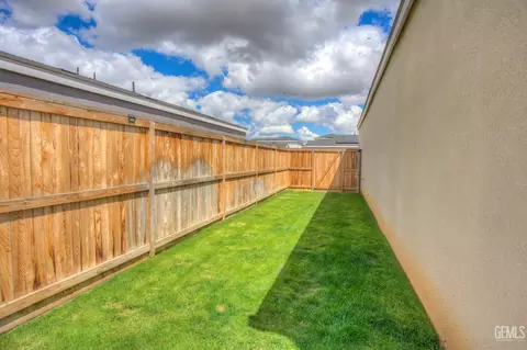 Exterior - 9611 Clear Ridge Way, Shafter, CA 93263 photo 3 of 8