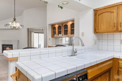 Kitchen - 600 Berwick St, Bakersfield, CA 93311 photo 6 of 6