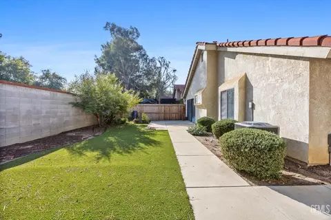 Exterior - 600 Berwick St, Bakersfield, CA 93311 photo 11 of 11