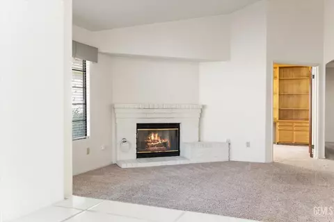Living - 600 Berwick St, Bakersfield, CA 93311 photo 5 of 5