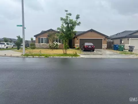 2248 Pheasant Dr, Delano, CA 93215