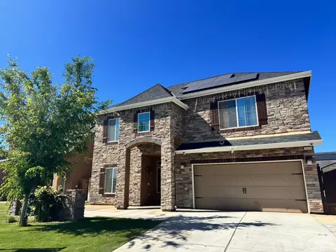 5414 Twinkle Ln, Bakersfield, CA 93313