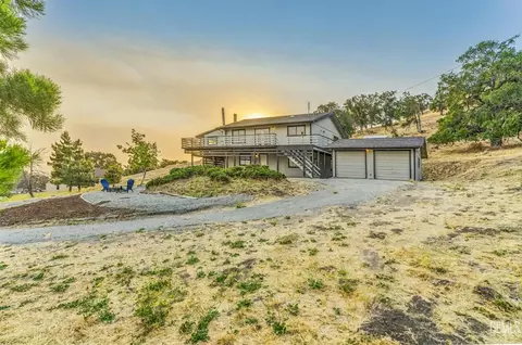 Exterior - 24501 Pueblo Ct, Tehachapi, CA 93561 photo 2 of 16
