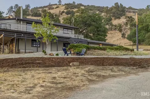 Exterior - 24501 Pueblo Ct, Tehachapi, CA 93561 photo 3 of 16
