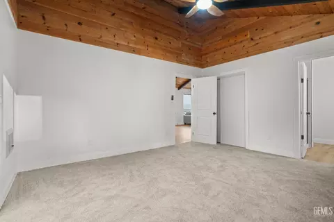 Bedroom - 24501 Pueblo Ct, Tehachapi, CA 93561 photo 3 of 8