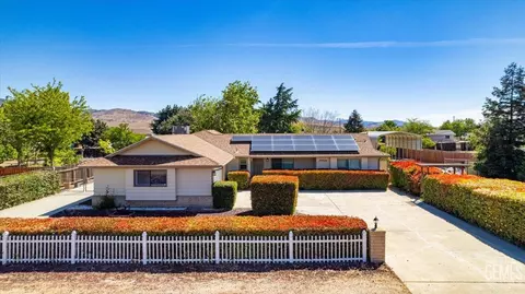 22020 Westwood Blvd, Tehachapi, CA 93561
