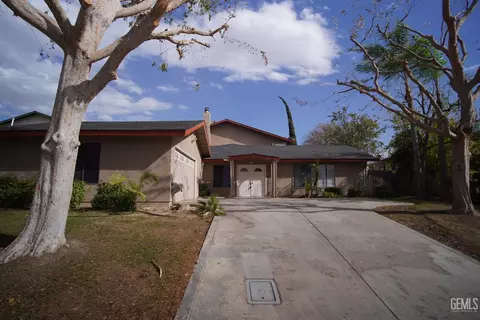 2921 La Costa St, Bakersfield, CA 93306