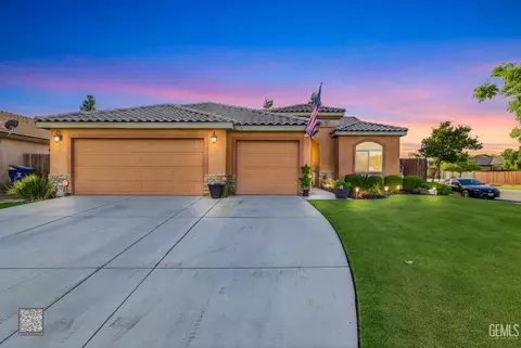 7101 Pine Flat Dr, Bakersfield, CA 93311