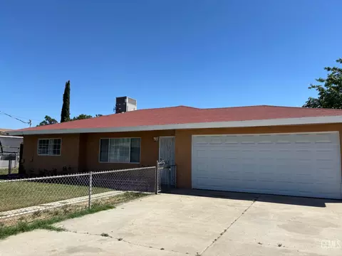 7805 Dunnsmere Ave, Lamont, CA 93241