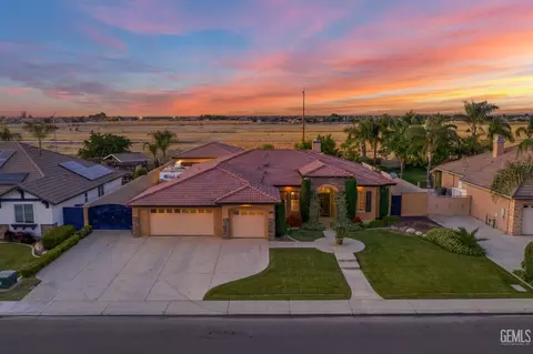 15056 Redwood Springs Dr, Bakersfield, CA 93314