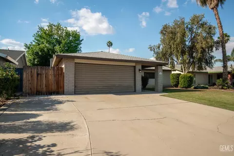 5108 Belcrest Ave, Bakersfield, CA 93309