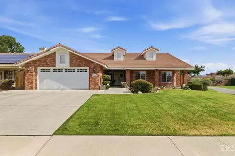11102 Candlelight Ct, Bakersfield, CA 93312