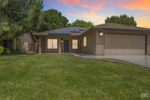 814 Greenwood Meadow Ln, Bakersfield, CA 93308