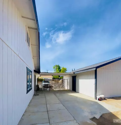 Other - 21401 Madre St, Tehachapi, CA 93561 photo 8 of 13