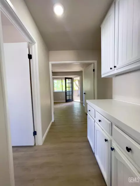 Entry Way - 21401 Madre St, Tehachapi, CA 93561 photo 1 of 4
