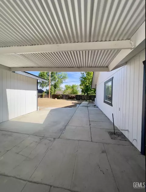 Other - 21401 Madre St, Tehachapi, CA 93561 photo 9 of 13