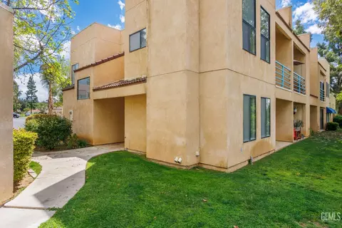 14500 Las Palmas Dr #16, Bakersfield, CA 93306