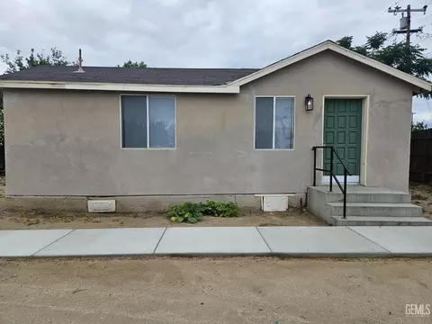 472 W Euclid Ave, Shafter, CA 93263