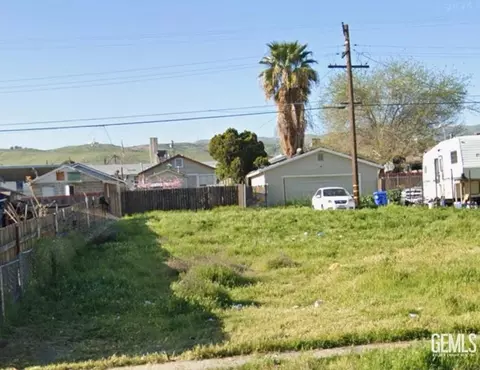 219 Woodrow St, Taft, CA 93268