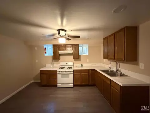 Kitchen - 1835 Corrientes St, Bakersfield, CA 93306 photo 2 of 3