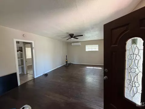 Living - 1835 Corrientes St, Bakersfield, CA 93306 photo 1 of 4