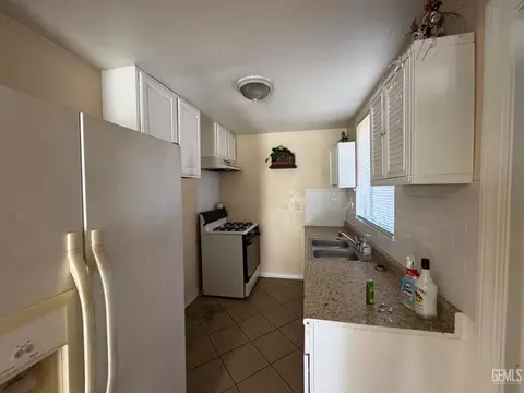 Kitchen - 1835 Corrientes St, Bakersfield, CA 93306 photo 3 of 3