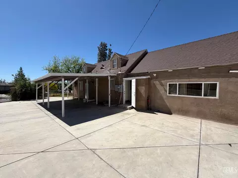 Exterior - 1835 Corrientes St, Bakersfield, CA 93306 photo 9 of 10