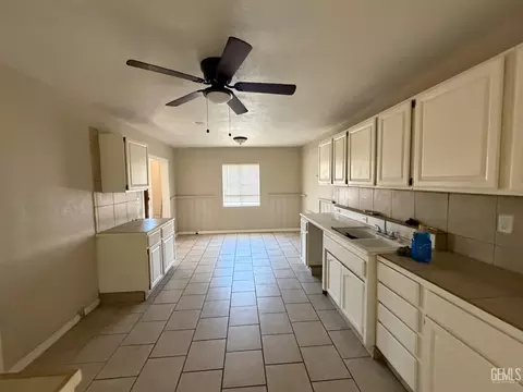 Kitchen - 1835 Corrientes St, Bakersfield, CA 93306 photo 1 of 3